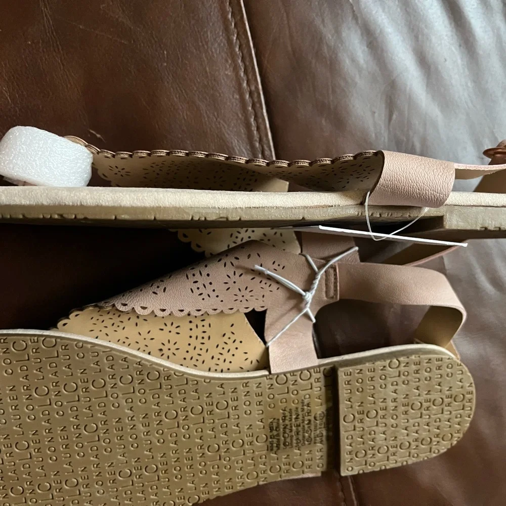 NWT Lauren Conrad Flat Nude Sandals Sz XL